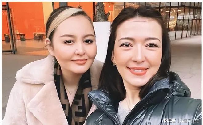 翻译官42岁尼格买提无儿无女开元棋牌试玩母亲是演员再婚嫁(图12)